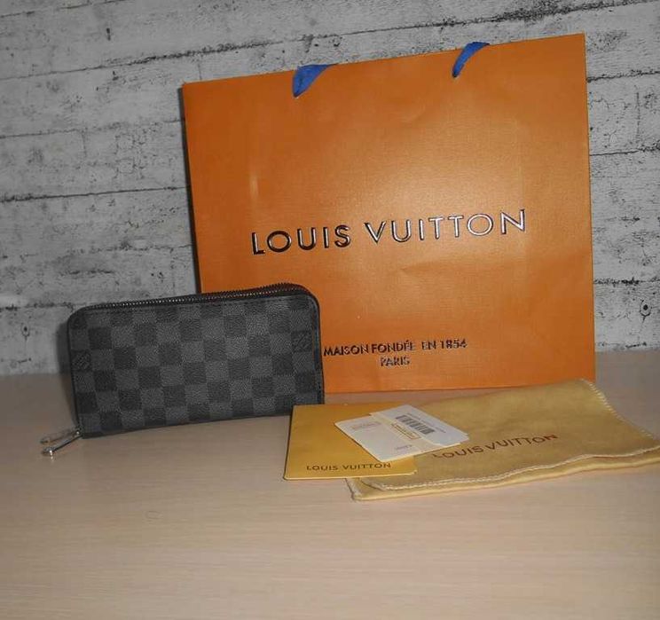 În stoc Portofel pentru bărbați, Louis Vuitton 0630