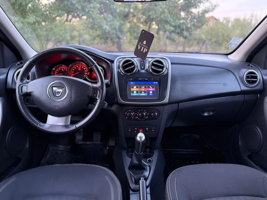 Logan  mcv 0.9 tce  2016