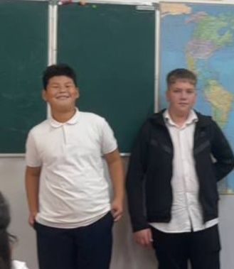 Задаются рабочие узбеки
