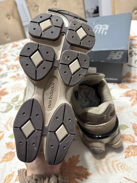 New Balance 9060 MUSHROOM