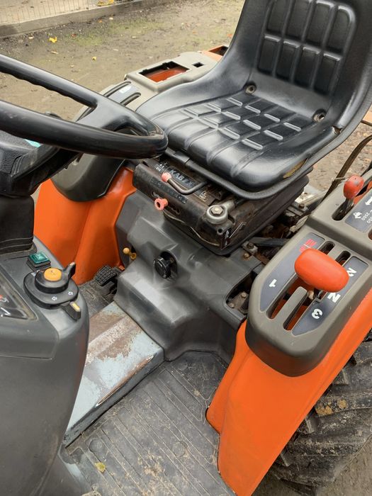 Tractor japonez kubota b1410 D 4x4