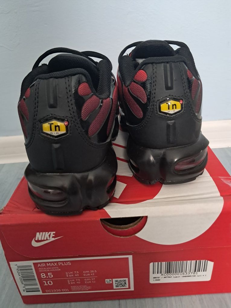 NIKE Спортни обувки AIR MAX PLUS