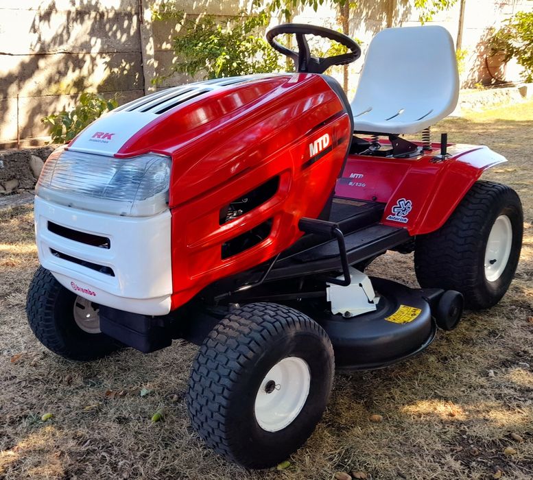 Tractoras Tuns Iarbă l MTD B130 Brigs&Stratton 13HP 7Trepte 105cm