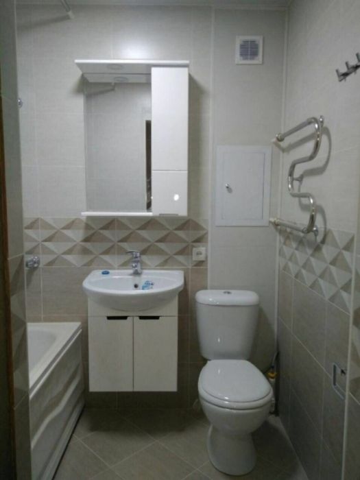 Укладка плитки керамогранита и малярные работы