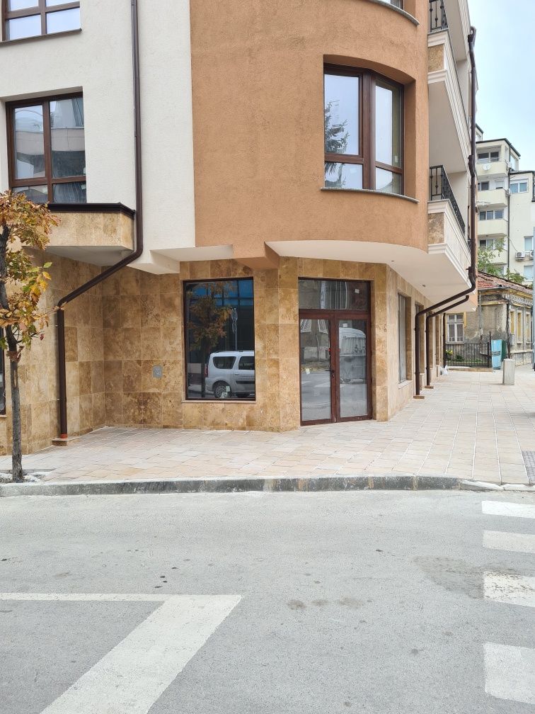 Дава се под наем Офис в Русе, Център - 85 кв.м за 1200 € - Снимка #3