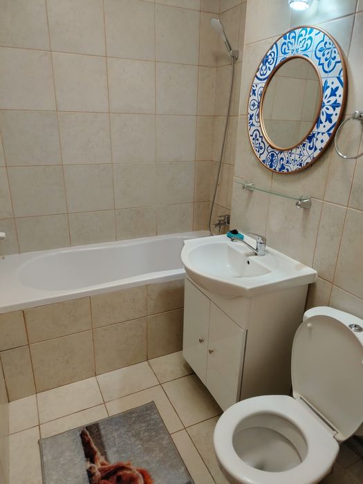 Particular închiriez Garsoniera 42 mp