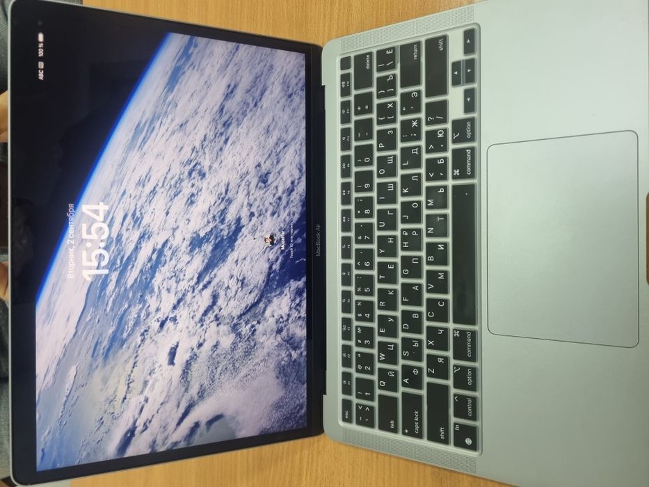 Macbook air M1 13.3 inch 8/256