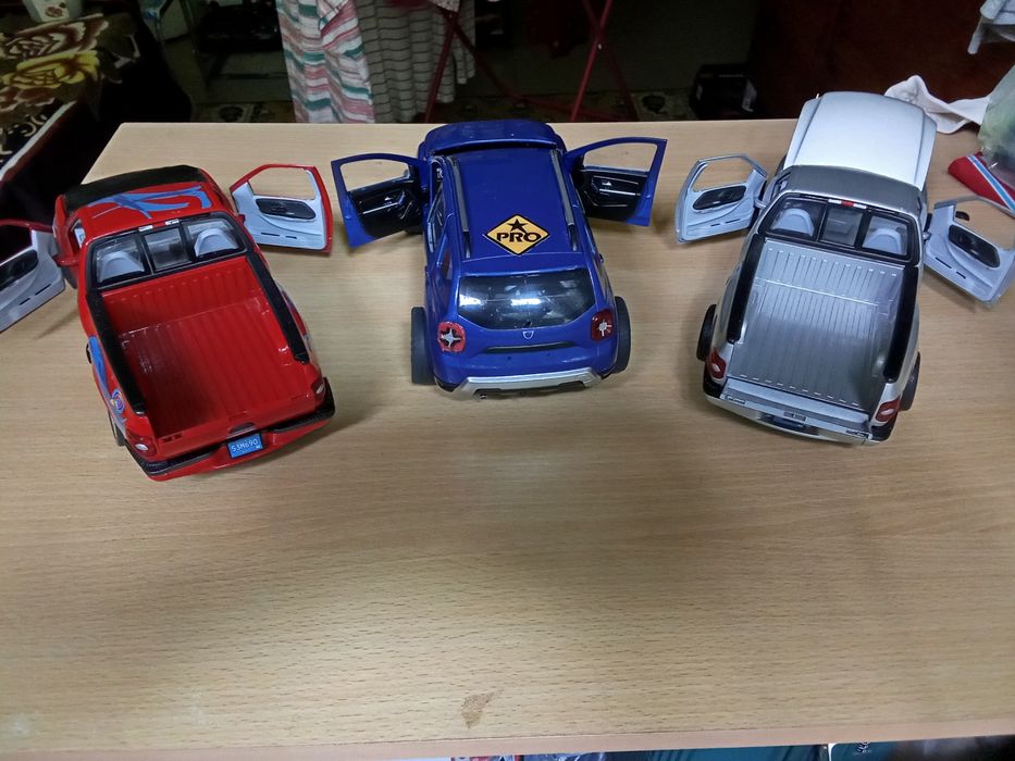 Machete auto, jucării, Ford F 150, Dacia Duster