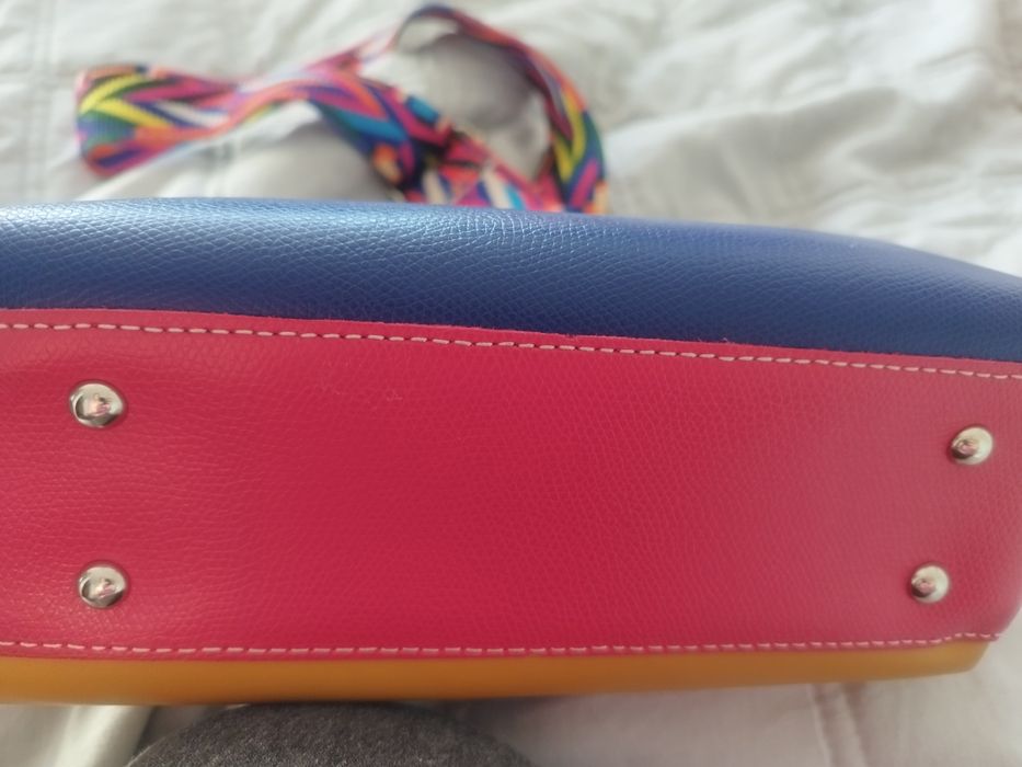 Кожена чанта в три цвята, използвана броени пъти,цена 60лв