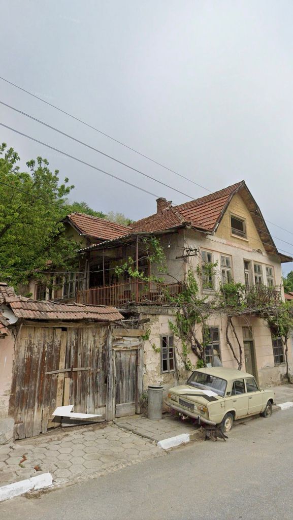Продава се Къща в Кюстендил, Бузлуджа - 1390 кв.м за 15 €/кв.м - Снимка #4