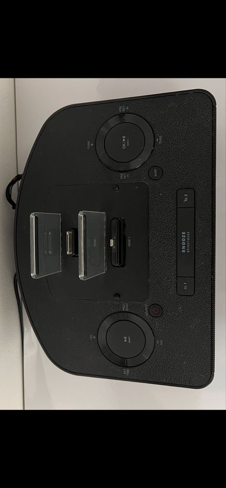 Philips Docking Staion Iphone Ipod Ipad Radio Mp3 Link Alarm