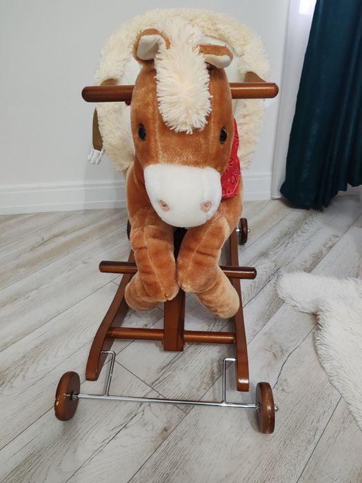 Calut balansoar pe roti