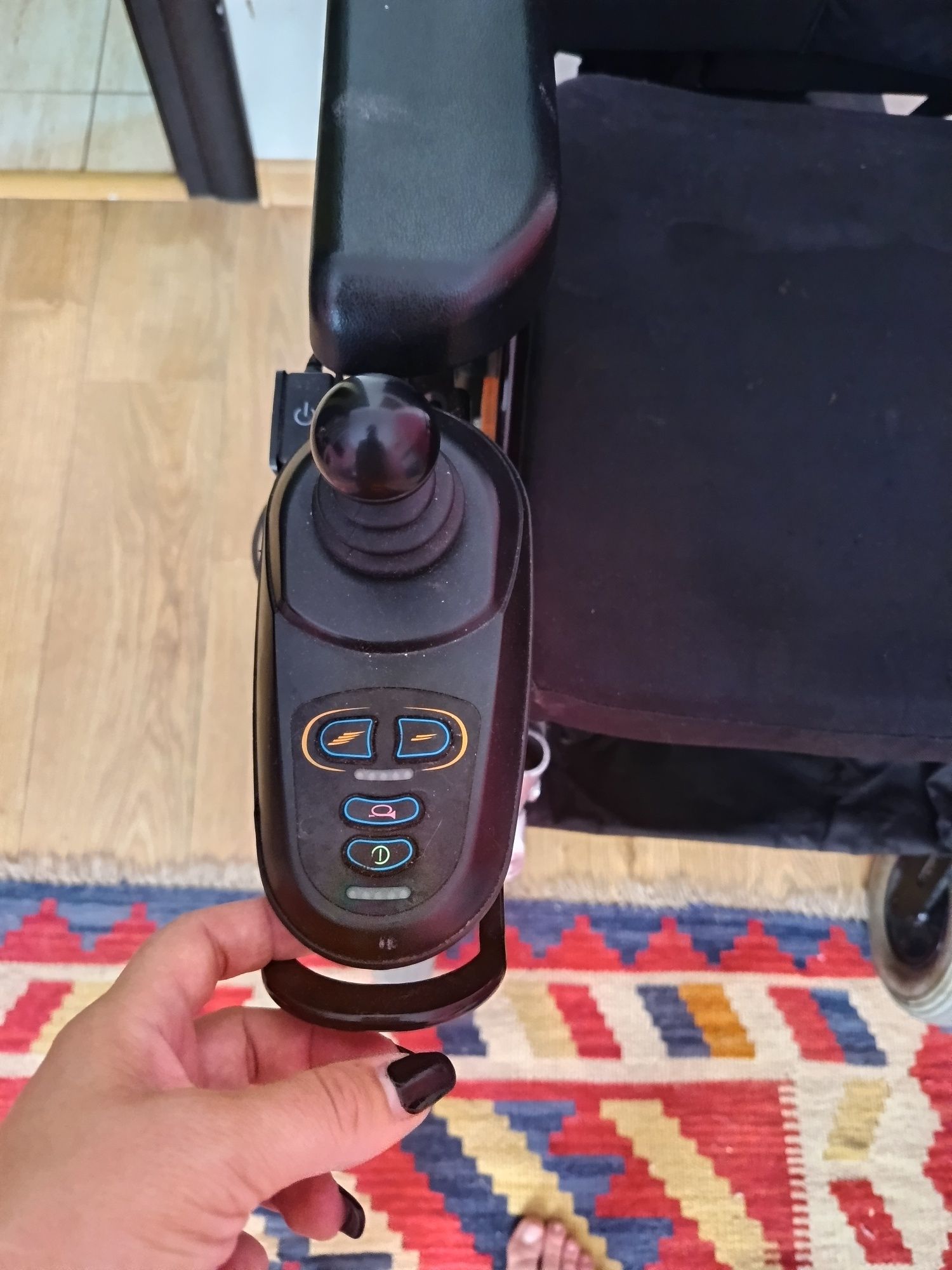 Carucior electric Invacare