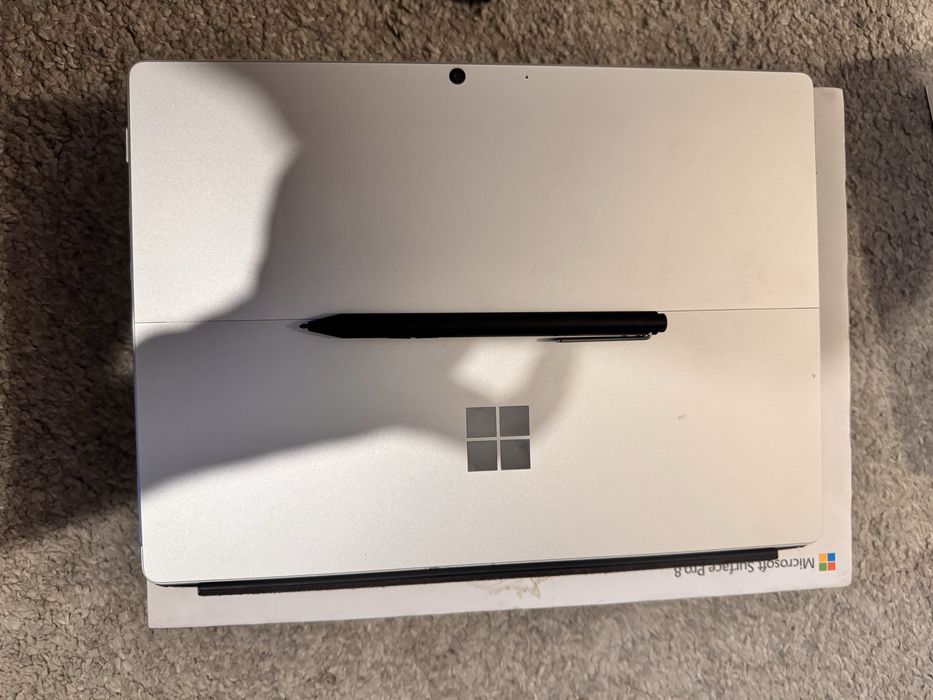 Vand Microsoft SurfacePro 8  - 1 TB SSD, i7