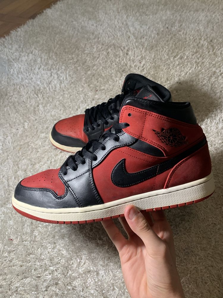 Jordan 1 gym red