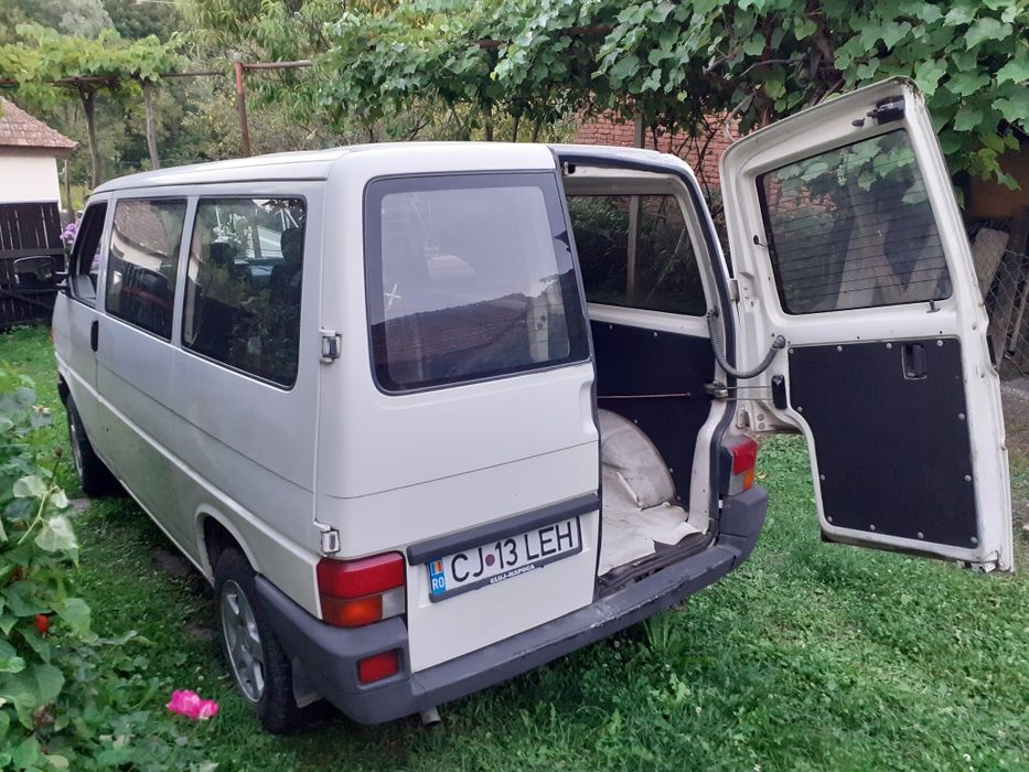 Vând. Microbuz 8+1 locuri vw transporturi T4