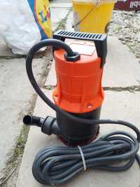 Pompa apa  de 12 volți se poate folosi si la bateria mașini
