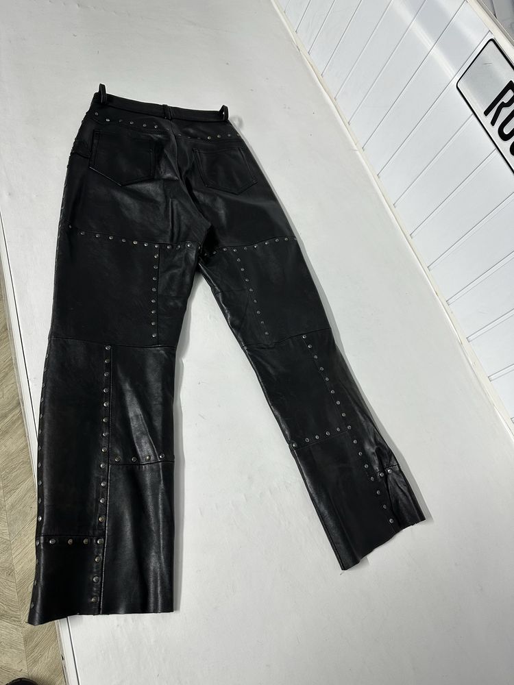 Pantaloni moto de piele 36 cu capse/tinte dama chopper clasici retro