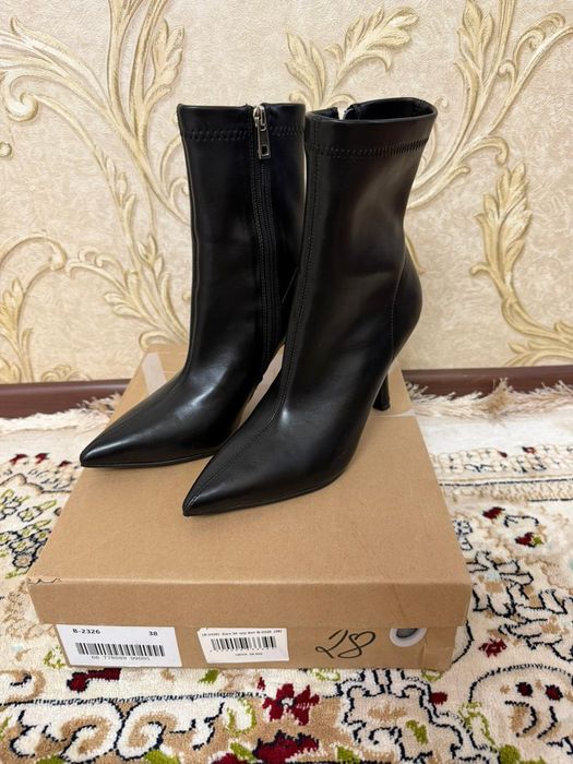 Новые сапожки ZARA размер 38