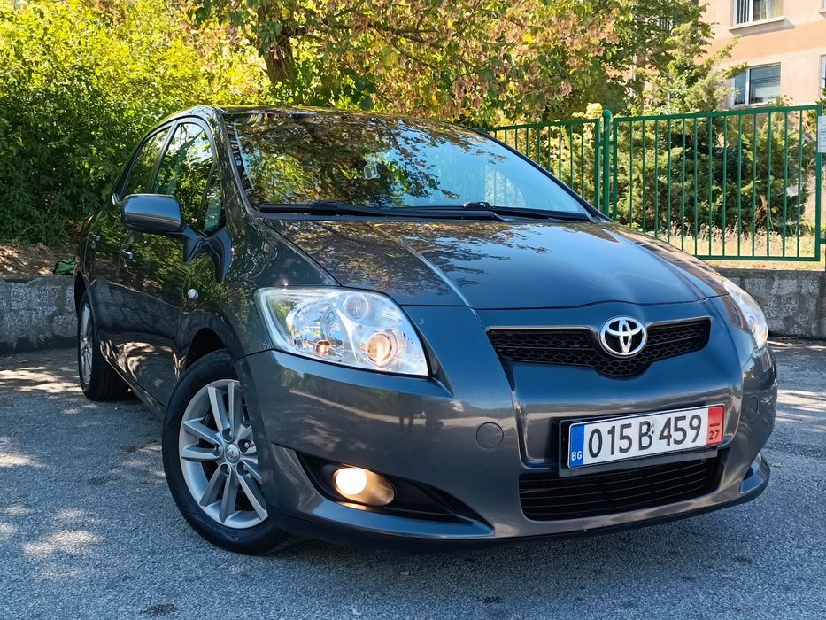 Тойота Аурис 1.6 бензин 124 коня/ климатроник