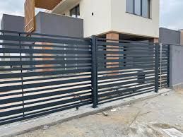 Vand garduri si porti