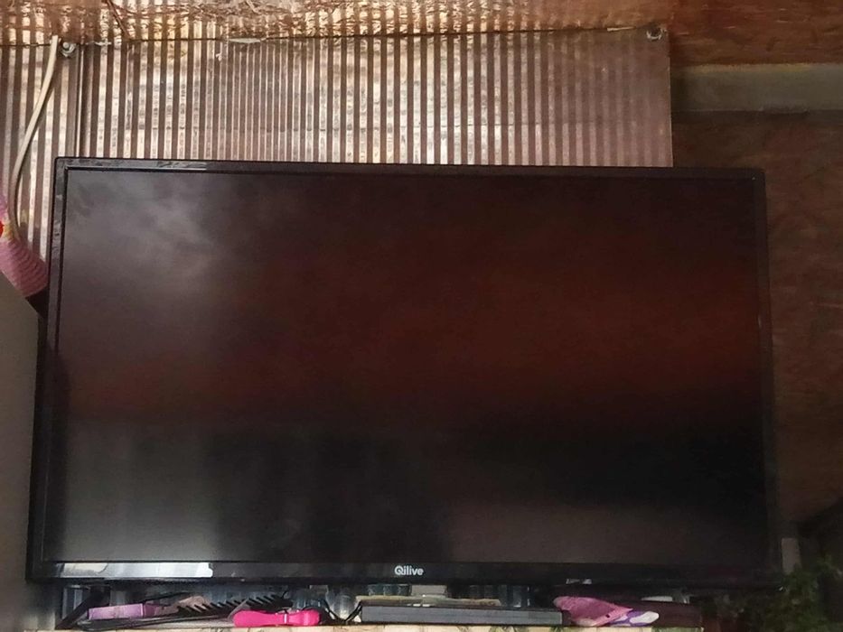 Televizor QiLive Smart