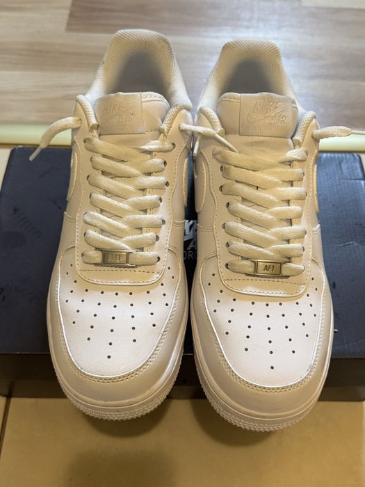 Vand Air Force 1 albi