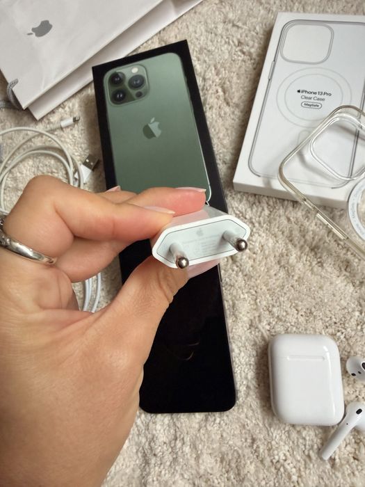 Vând Apple iPhone 13 Pro 512 GB împreună cu accesoriile din imagini