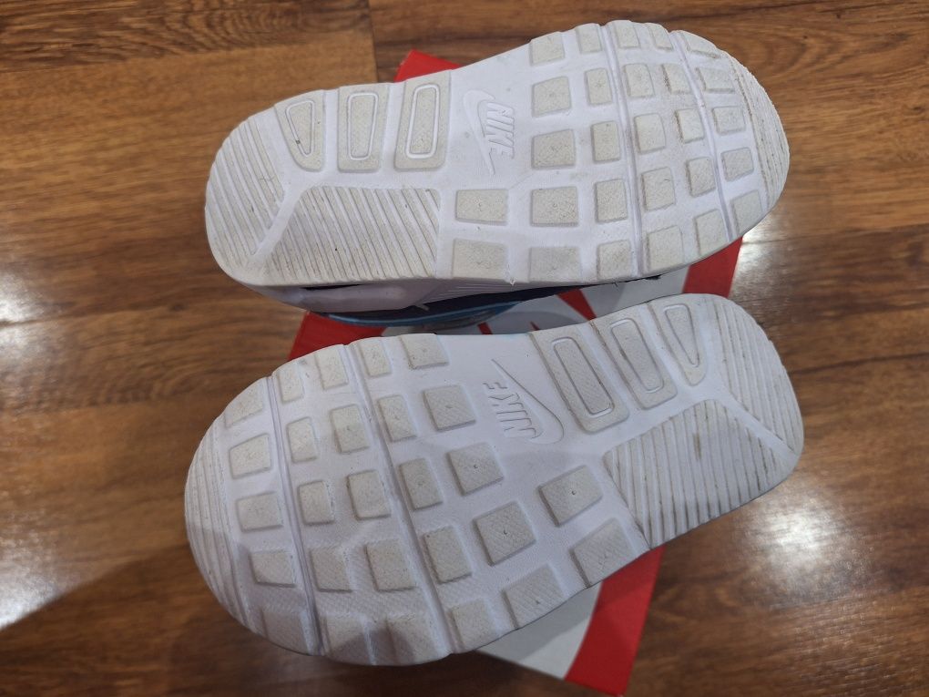 Детски маратонки NIKE AIR MAX 270