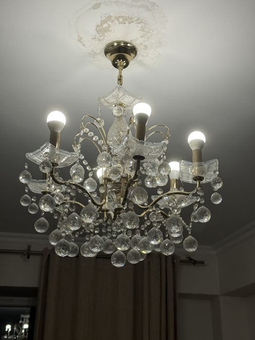 Продам 2 люстры