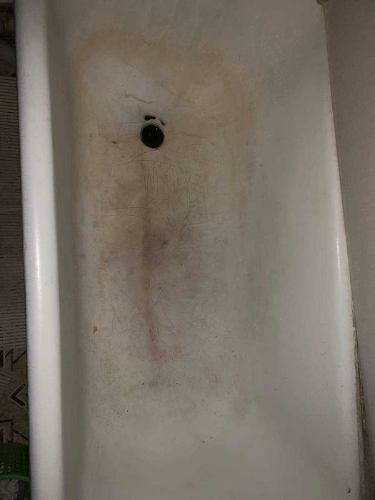 Eski mebel: shkaf, vanna, moyka, krovatlar