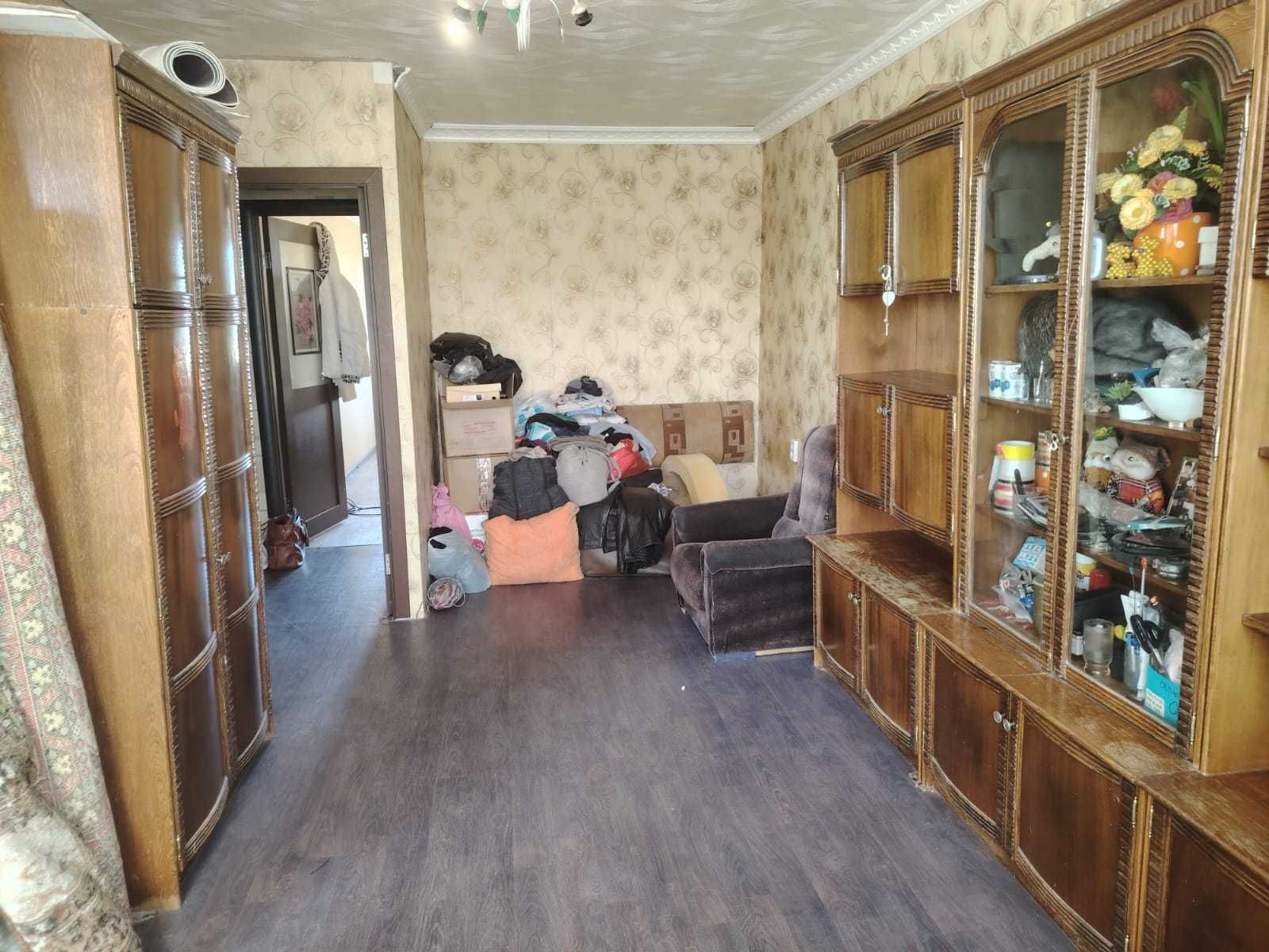 Продам 2-комн квартиру в 4 мкр. по ул. Абая