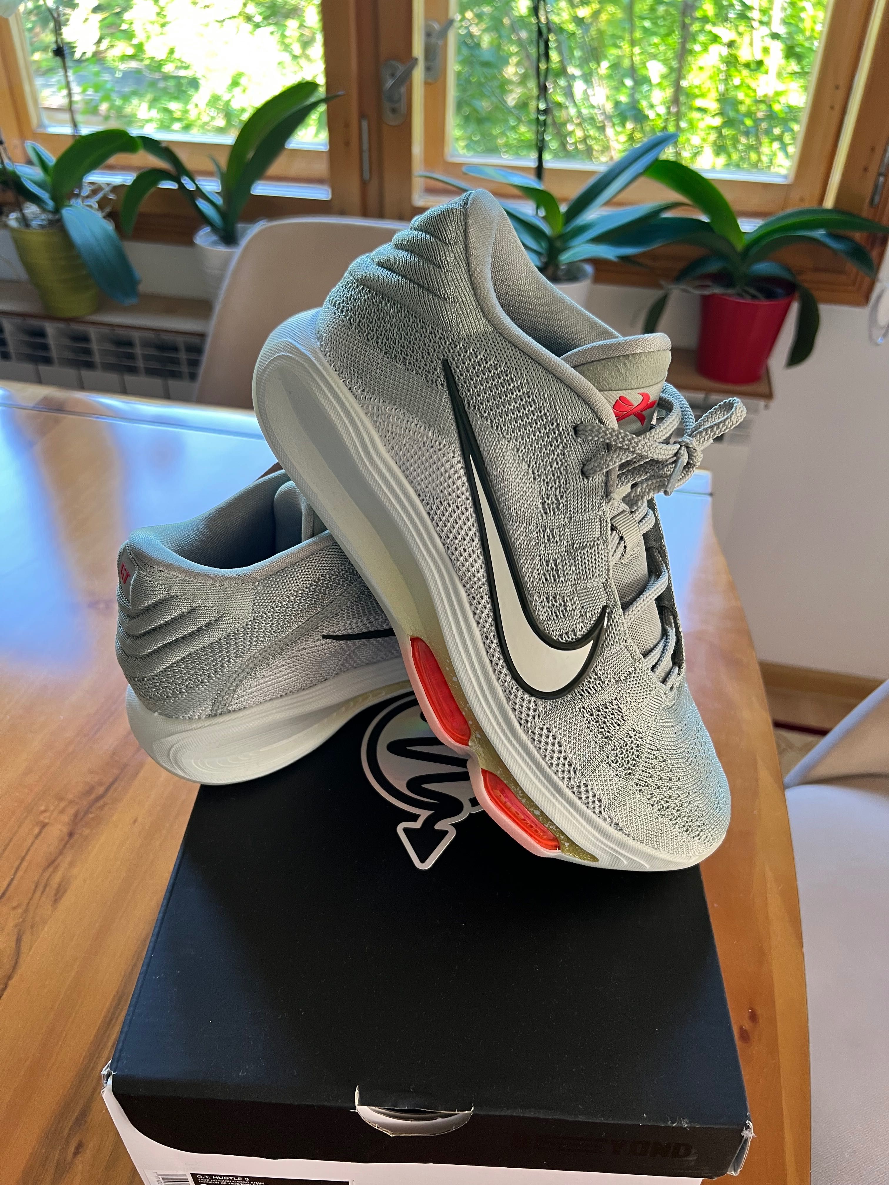 NIKE G.T. HUSTLE 3 Shoes Мъжки маратонки 43н 27.5 см
