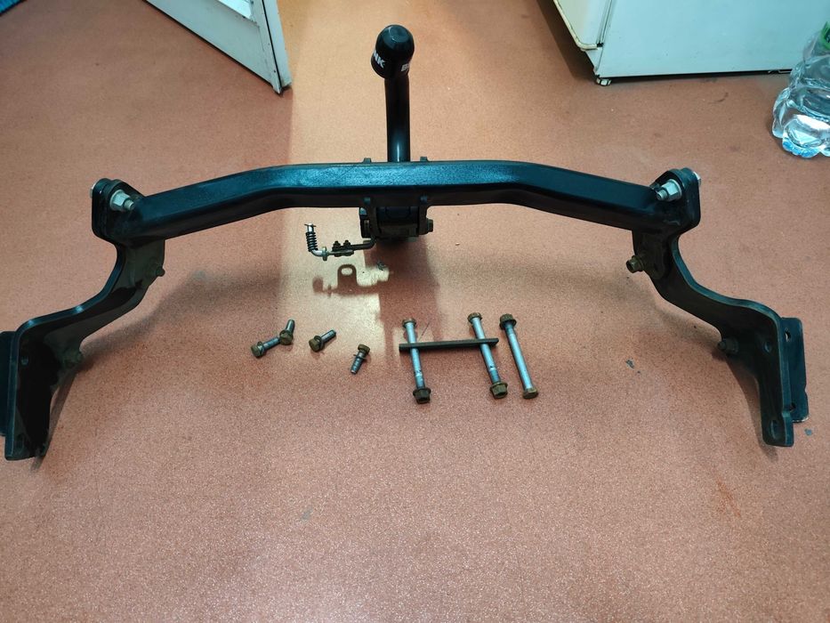 Vând cârlig remorcare Hyundai Grand Santa Fe