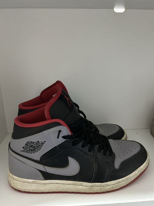 Jordan 1 mid black shadow