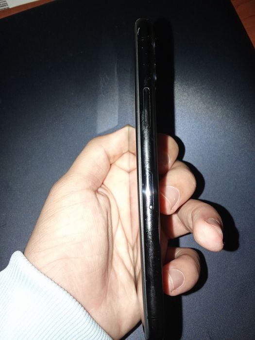 iPhone 11 pro 64 GB-Defect in mare parte