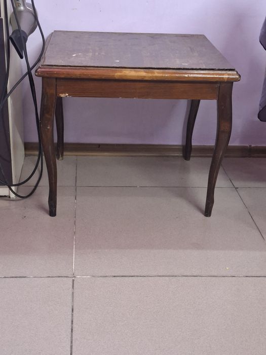 Продам журнальный столик,  из дерева,