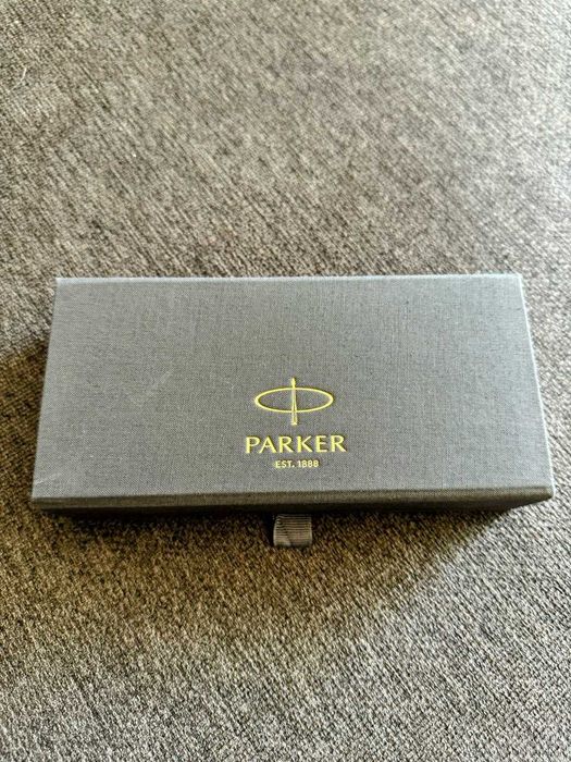 Stilou Premium Parker  ROYAL SONNET MAT NEGRU - ca nou