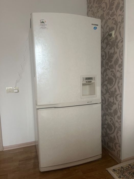Холодильник сами заберите работает отлично мы новый купили за 20.000
