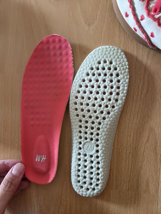 Adidasi H&M Hello Kitty nr 30