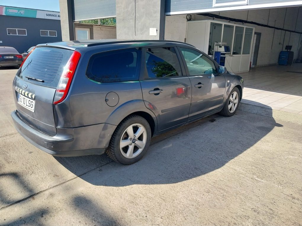 Vand ford focus 1.6 benzina 115cp