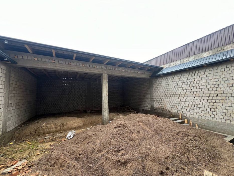 Продается Участок 2,5 сотки.Дом 306м2.Этажность 2+подвал.Ор-р Хасанбай