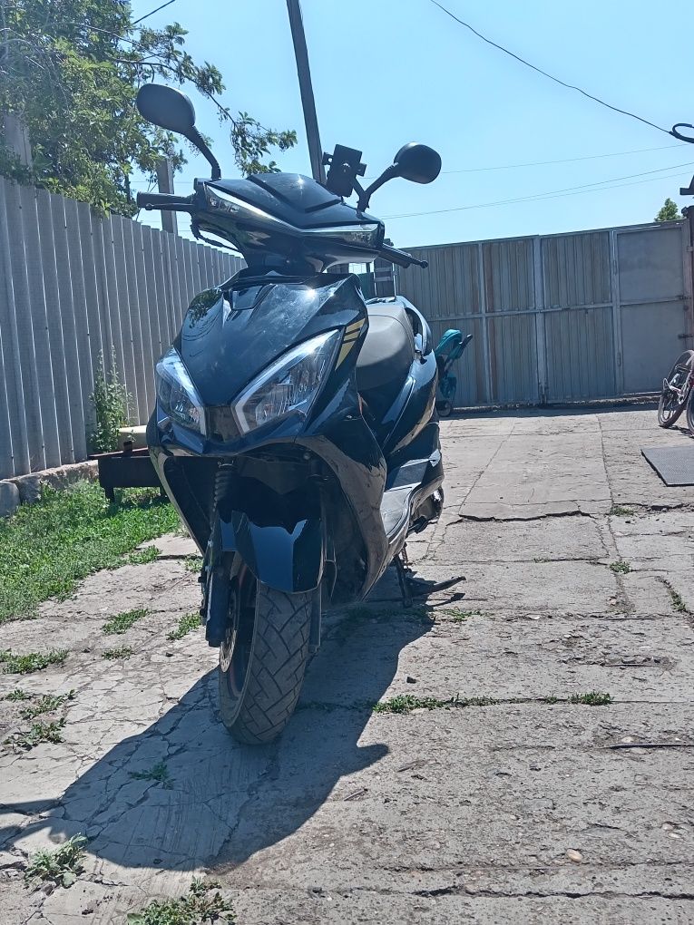 Продам скутер М12