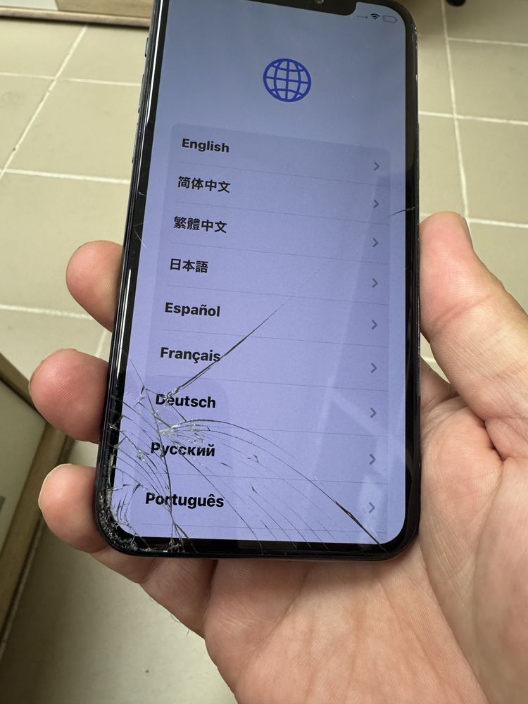 iPhone 11 Pro 128gb - заключен с айклауд
