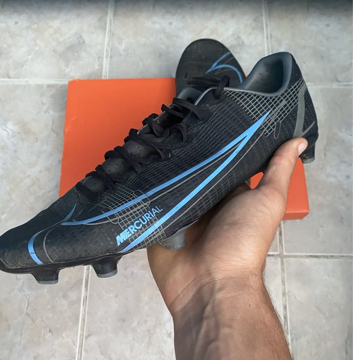 Ghete de Fotbal Nike Mercurial