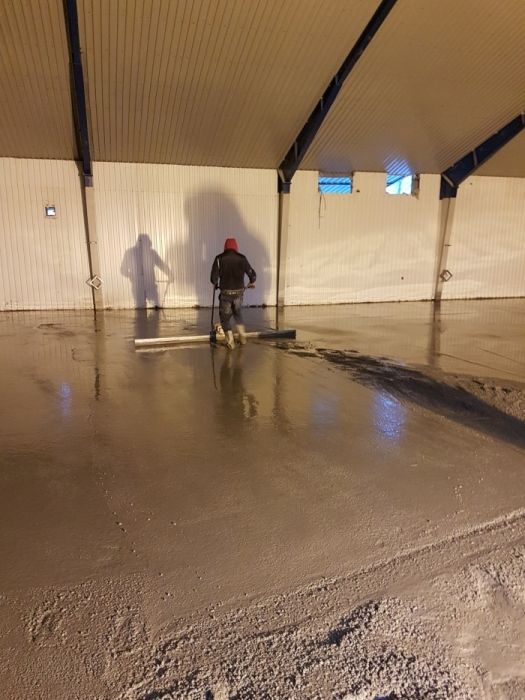 Pardoseli beton elicoperizat, rampe antiderapante!!!