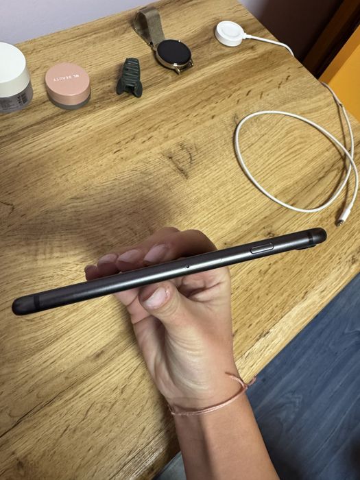 iphone 8 64gb използван