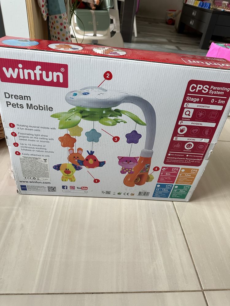 Продавам Музикална въртележка Winfun Многоцветна