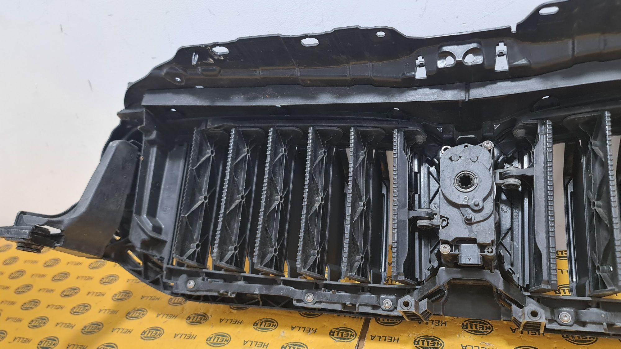 Grila masca radiator bara fata hota clapete BMW 5 g30 lci facelift