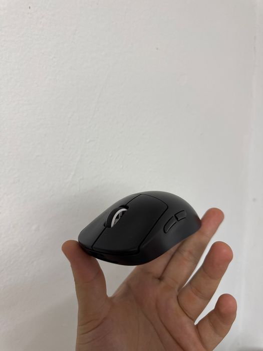 Безпроводная мышка Logitech superlight первый